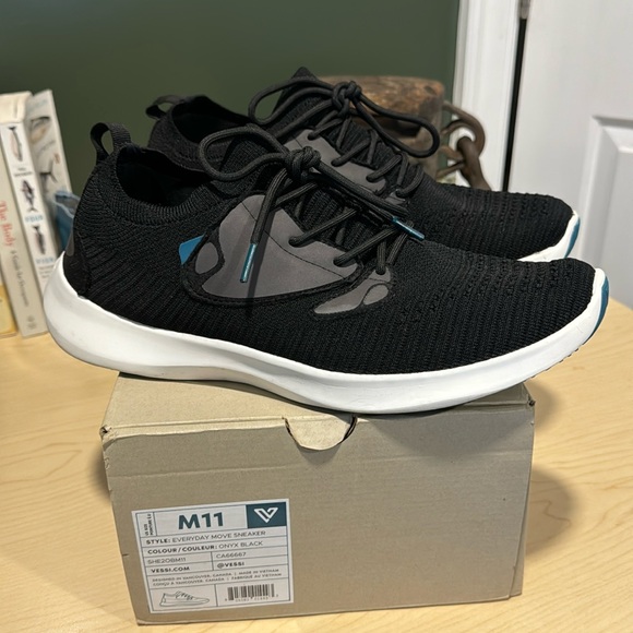 Vessi Everyday Move Sneaker - Picture 1 of 6